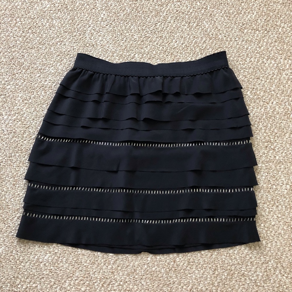 🌈Stunning BCBG Maxazria silk black skirt